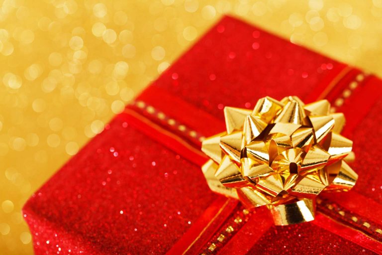red-christmas-present_compressor